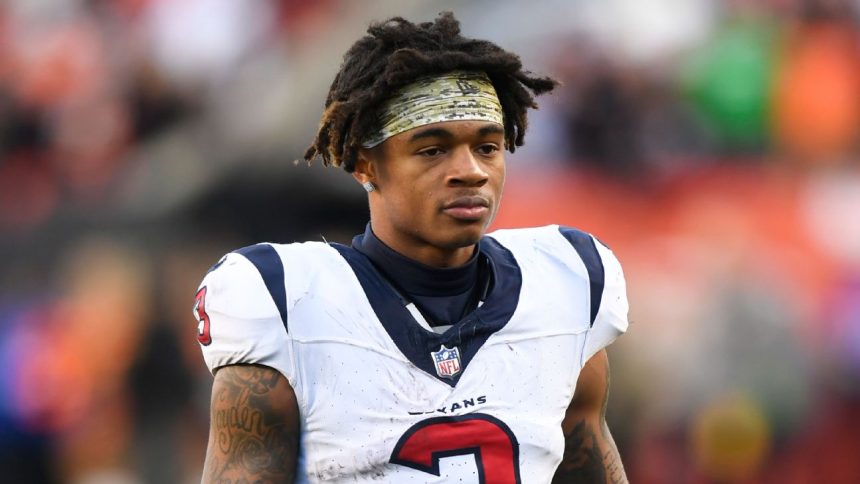 Texans WR Dell has minor wound from shooting