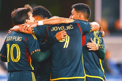 Unbeaten Galaxy enters season's first El Tráfico vs. rival LAFC with a much different look