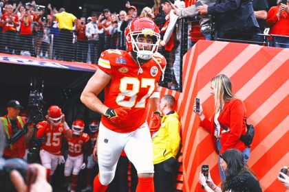 Chiefs TE Travis Kelce on extension: 'I'm not a guy that holds out'