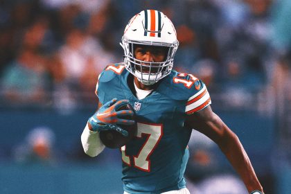 Dolphins reportedly extend Jaylen Waddle, making him one of highest-paid WRs