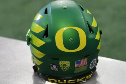 ESPN's No. 38 recruit LB Wyatt commits to Oregon