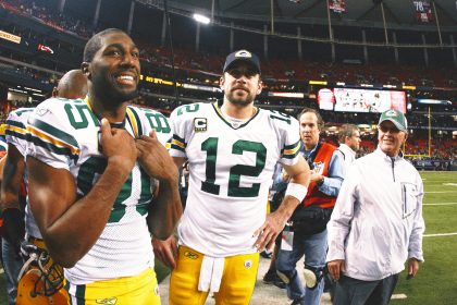 Longtime Aaron Rodgers nemesis says 'league is in trouble' as star QB returns from injury