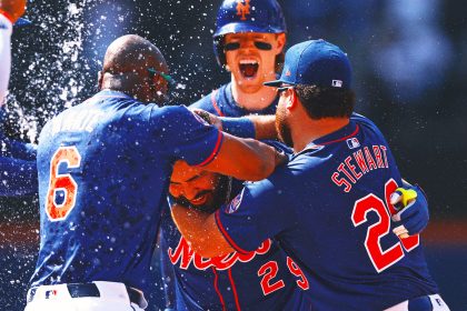 Mets prove they're 'not out of it' in rally vs. Giants, but the clock is ticking