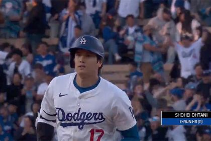 Shohei Ohtani crushes a homer in third consecutive game, bringing Dodgers to a tie with the Marlins