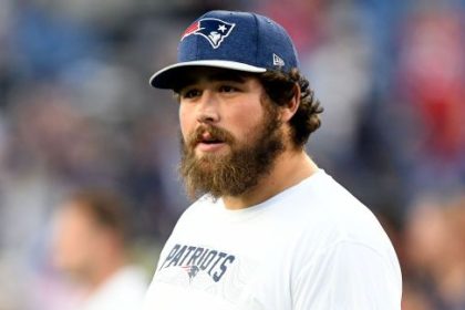 Sources: Patriots sign C Andrews to 1-year ext.