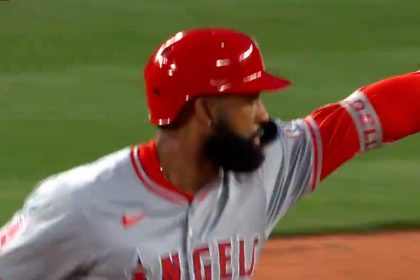 Angels' Jo Adell MASHES game-tying grand slam in seventh inning against Mariners