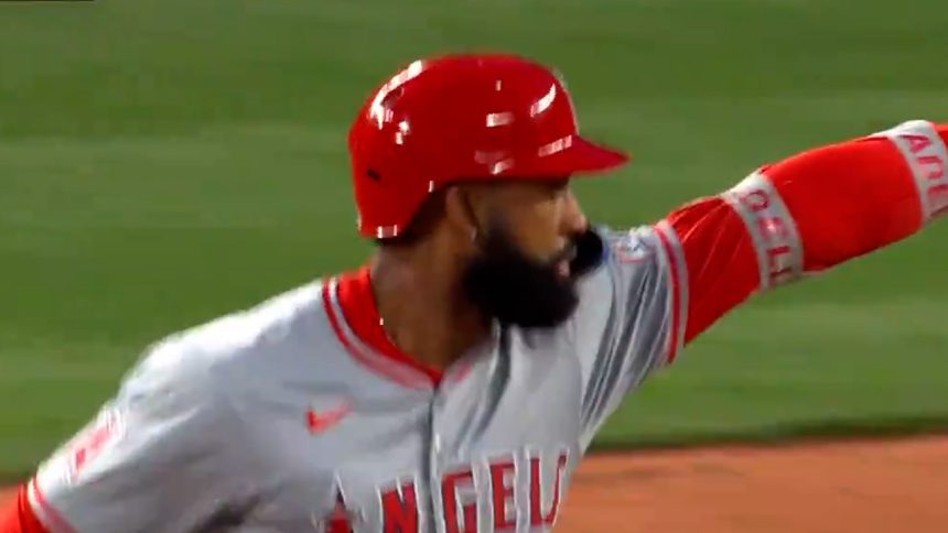 Angels' Jo Adell MASHES game-tying grand slam in seventh inning against Mariners