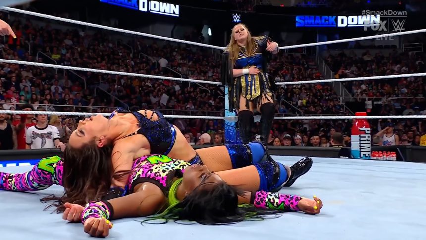 Bayley and Naomi team up vs. Piper Niven and Chelsea Green on SmackDown | WWE on FOX