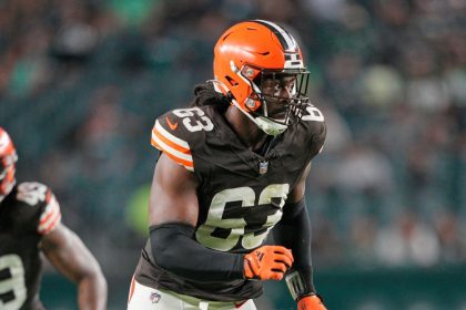 Browns DE crashes car into restaurant, arrested