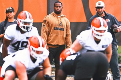 Browns running back Nick Chubb in rehab for knee injury, hopes to play in 2024