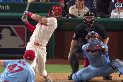 Bryce Harper clobbers a two-run home run to extend Phillies' lead over Cardinals