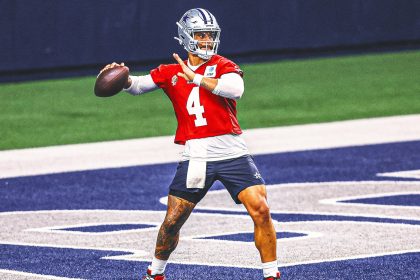 Cowboys QB Dak Prescott rocks Yankees jersey amid New York Giants speculation