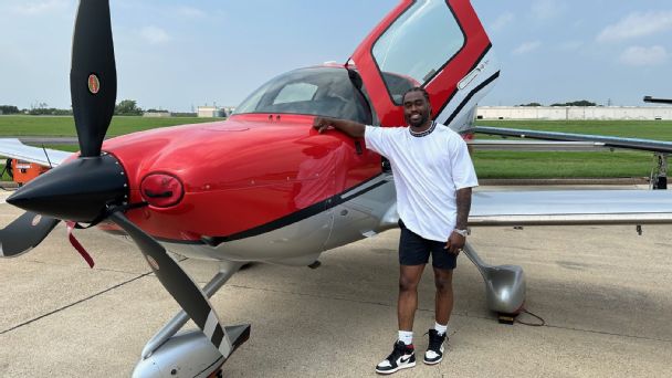 'Got in the air, I fell in love': Inside Brandin Cooks' unique hobby of piloting his own plane