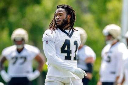 Kamara skips final minicamp practice over deal