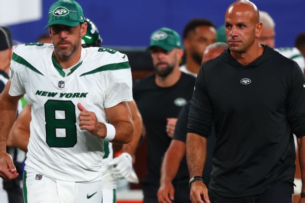 Saleh on 'exact same page' with absent Rodgers