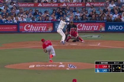 Shohei Ohtani slams a 459-foot home run to extend the Dodgers' lead over the Angels