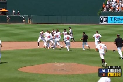 Cedric Mullins' walkoff two-run double gives the Orioles a 6-5 win over the Yankees and sole possession of first place in the AL East