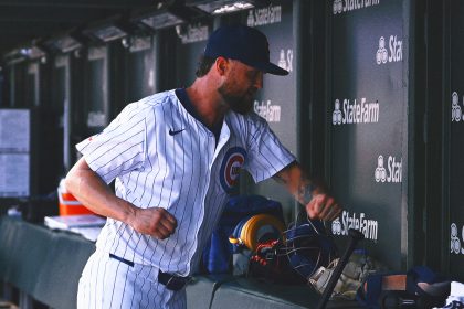 Cubs' Colten Brewer breaks hand after punching wall, lands on 60-day IL