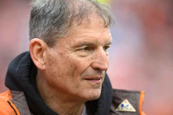 Former Browns great Kosar facing health issues