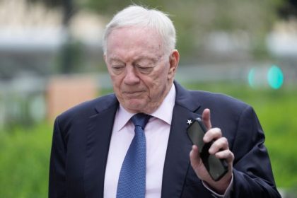 Jerry Jones drops countersuit in paternity case