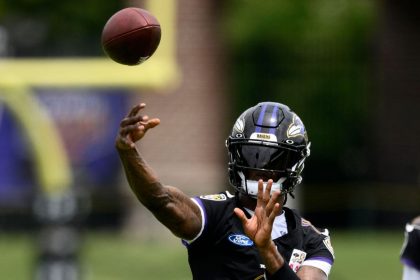 Lamar lasts just one hour in return to practice