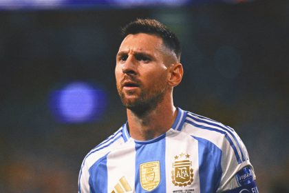 Lionel Messi asked to apologize for Argentina players' racist chant