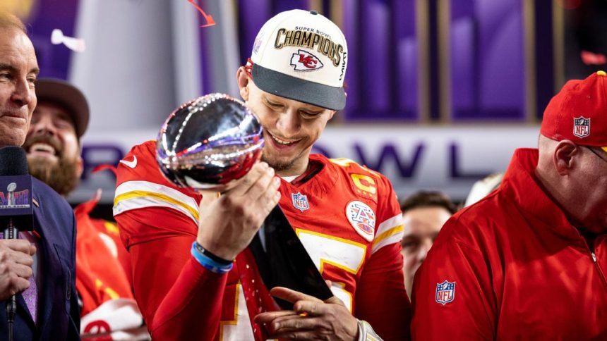 Mahomes after QB megadeals: I'm not underpaid