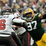 Pack extend Pro Bowl DT Clark for 3 years, $64M