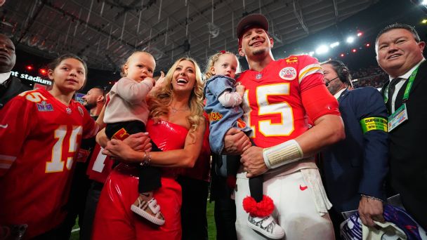 Patrick and Brittany Mahomes announce third child