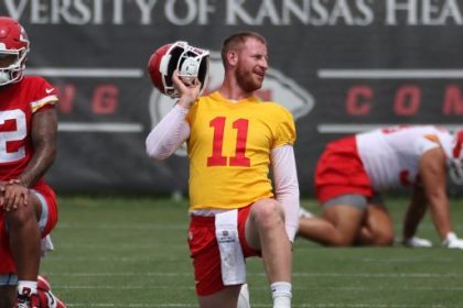 QB Carson Wentz embracing new role as Patrick Mahomes' backup