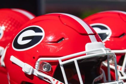 Smart, UGA land 6-11 ex-basketball recruit as OT