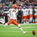 Sources: Browns extend Hopkins after career year