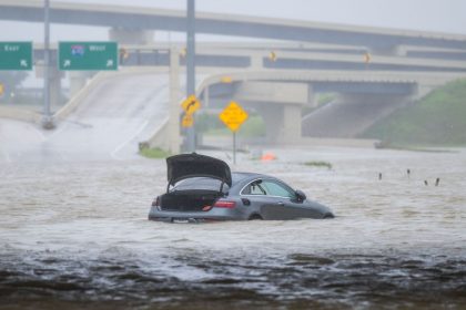 Texans' stadium roof damaged by Hurricane Beryl