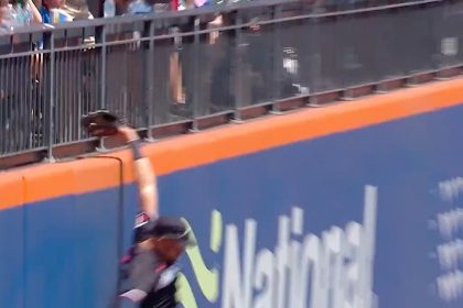 Twins' Trevor Larnach robs Mets' Francisco Lindor of a leadoff home run