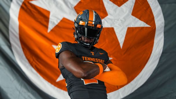 "Volunteer State": Tennessee pays tribute to namesake with new smokey grey alternates