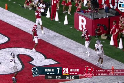 Athan Kaliakmanis finds Samuel Brown V for a 34-yard touchdown, extending Rutgers' lead over Howard