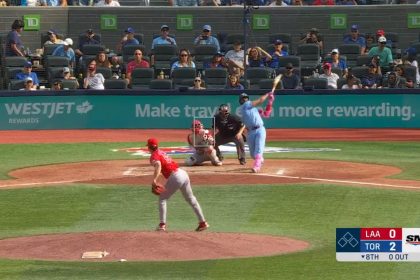 Blue Jays' Vladimir Guerrero Jr. smacks his 27th homer of the season to extend lead over Angels