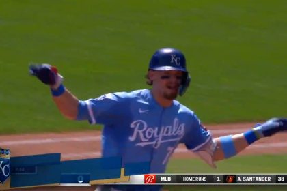 Bobby Witt cranks a solo home run to cut Royals' deficit in half vs. Phillies