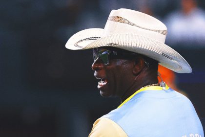 Deion Sanders shuts out newspaper columnist in quest to keep negativity out of Colorado