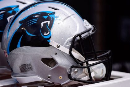 Delta flight with Panthers players runs off taxiway