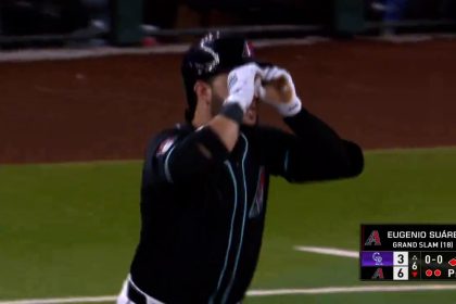 Eugenio Suárez cranks a grand slam in the sixth inning to put the D-backs up big against the Rockies