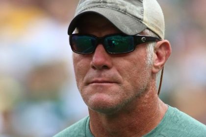 Favre contests judge's decision to block attorney