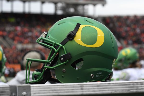 Four-star athlete McNutt commits to Oregon