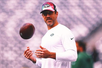 Jets QB Aaron Rodgers looks as though 'he never missed any time'