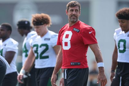 Jets QB Rodgers strong in 90-min scrimmage