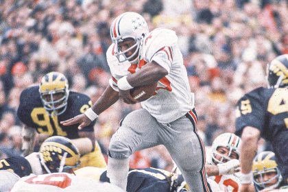 Legendary Ohio State running back Archie Griffin statue unveiled at Rose Bowl Stadium