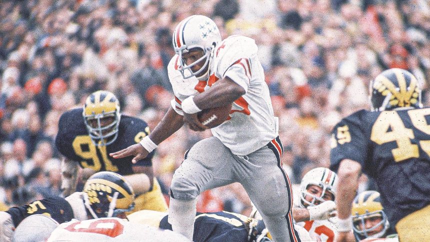 Legendary Ohio State running back Archie Griffin statue unveiled at Rose Bowl Stadium