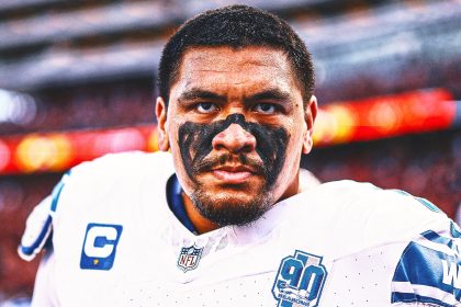 Lions All-Pro tackle Penei Sewell leaves practice with foot injury