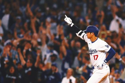 Massive line forms outside Dodger Stadium for Shohei Ohtani bobblehead giveaway