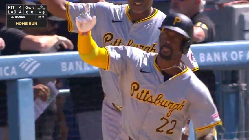 Pirates' Andrew McCutchen hits a no-doubt home run to tie the game against the Dodgers, his second long ball of the day